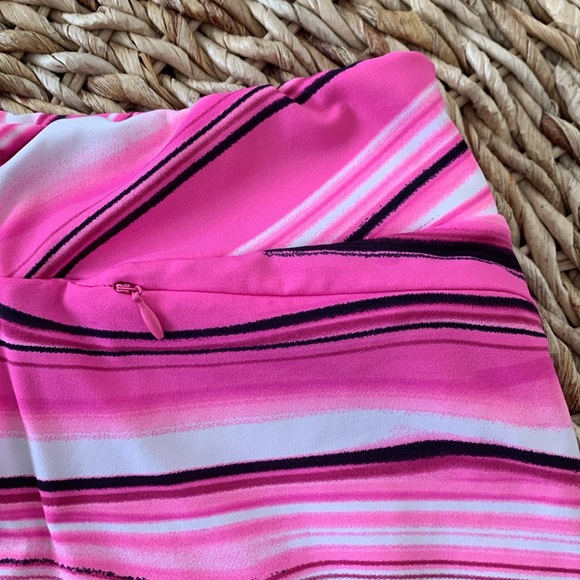 Tail Isla Wave Ruffle Hem Skort - Picture 7 of 14